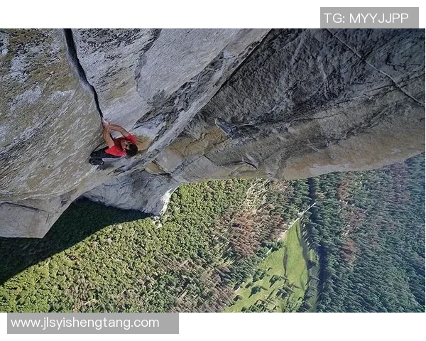 攀登人生的巅峰：周伟与深度对话中的攀岩哲学与梦想追寻