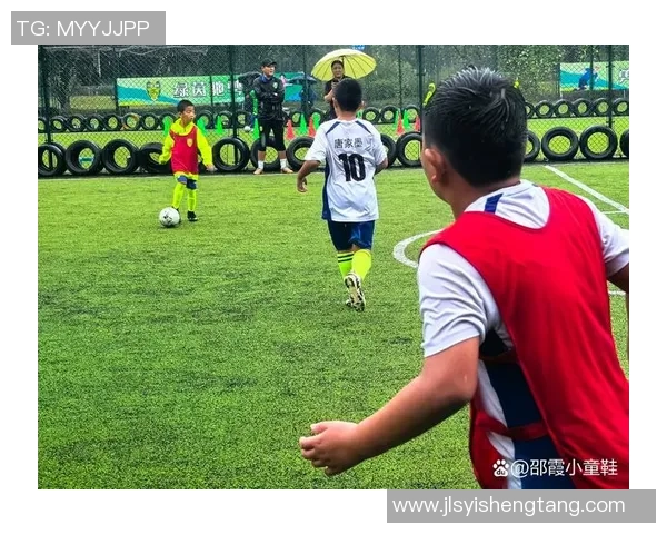 打造梦想中的足球场让每个孩子都能尽情奔跑与欢笑