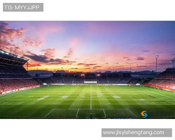 绝代双骄齐聚绿茵场演绎天下足球传奇对决与激情碰撞