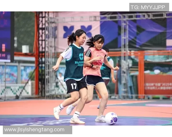 门外足球的魅力与挑战：探索街头足球的文化与发展之路